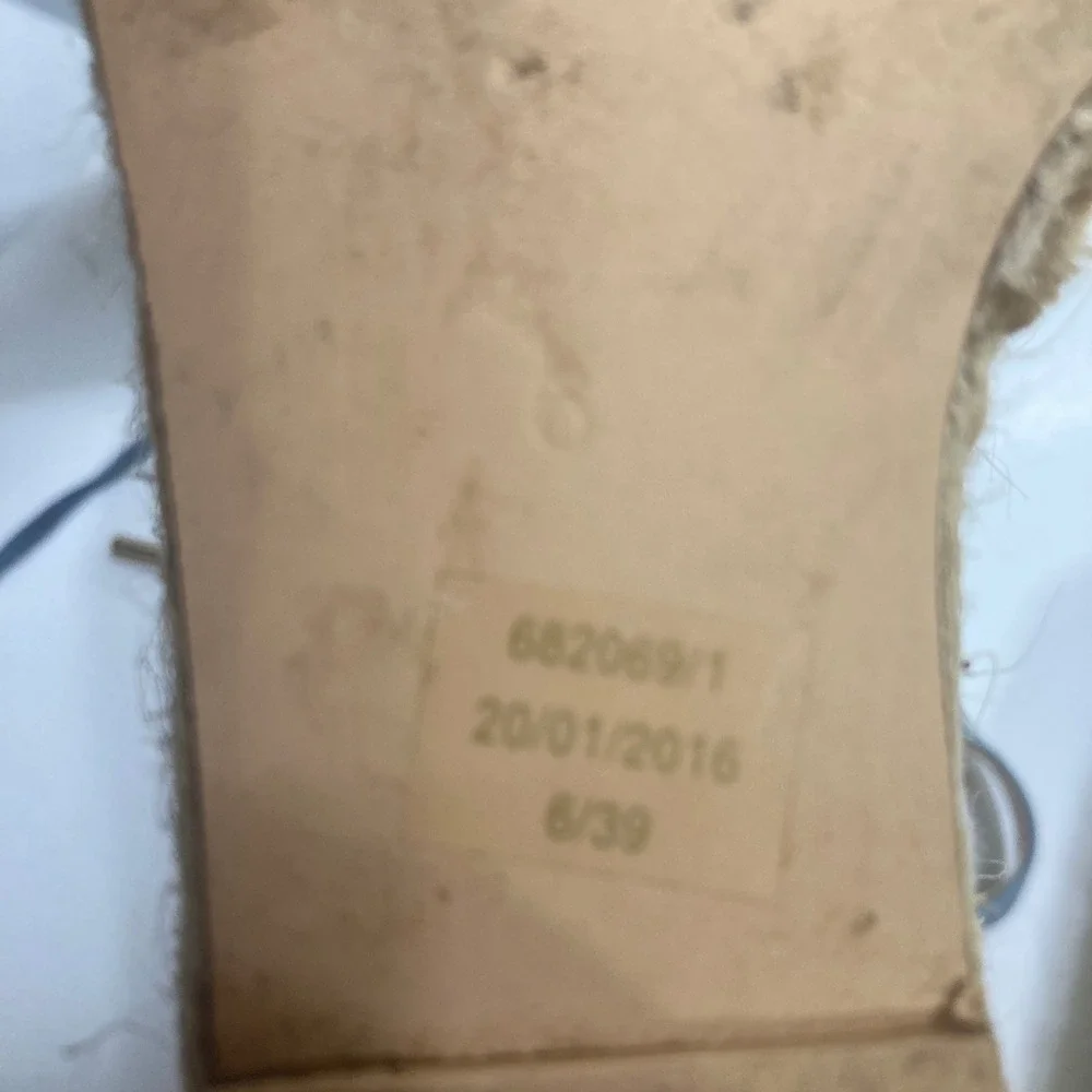 River Island measurements heel